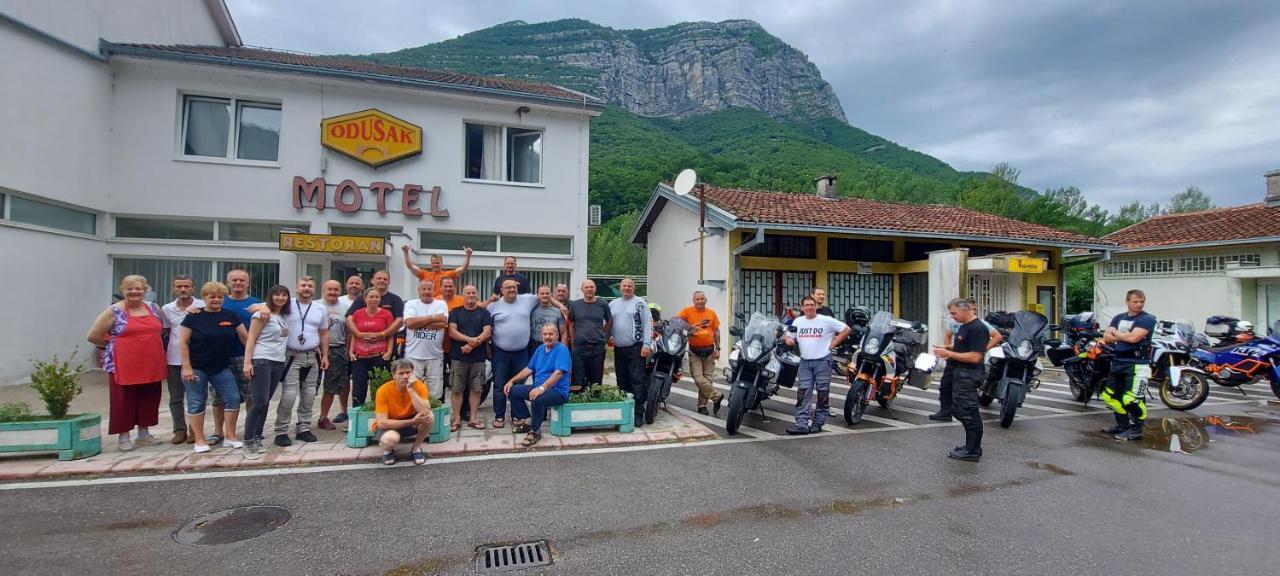 Motel And Restaurant Odusak Dreznjak Eksteriør billede